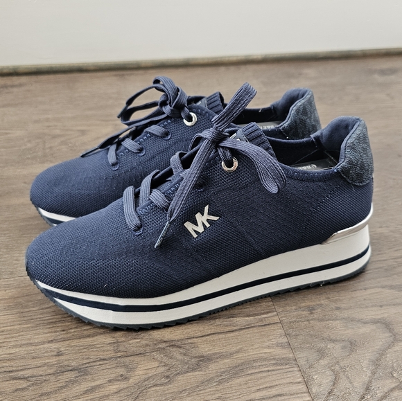 Michael Kors Monique Knit Trainer Lace Up Sneakers MK Logo Stretch Navy Sz8 - Picture 7 of 11